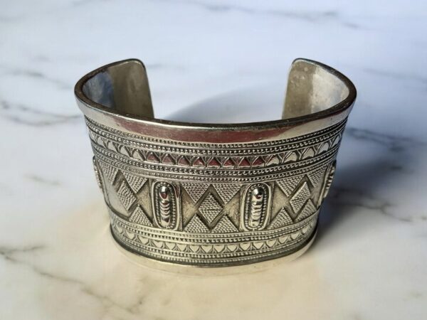 Vintage Kazakh Turkoman Sterling Silver Men's Cuff Bracelet- 71 g  Hand Engraved - Image 3