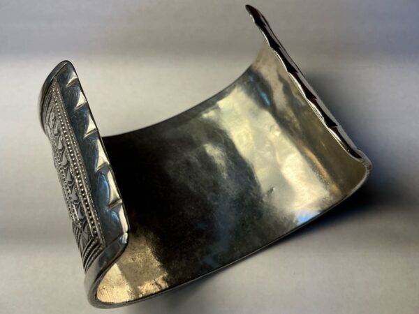 Vintage Kazakh Turkoman Sterling Silver Men's Cuff Bracelet- 71 g  Hand Engraved - Image 4