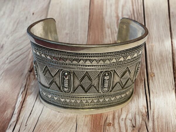 Vintage Kazakh Turkoman Sterling Silver Men's Cuff Bracelet- 71 g  Hand Engraved